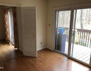 4100 Five Oaks Drive - Photo Thumbnail 6