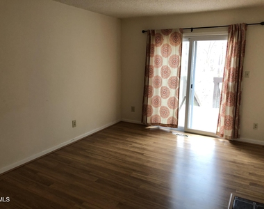 4100 Five Oaks Drive - Photo Thumbnail 3