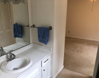4100 Five Oaks Drive - Photo Thumbnail 15