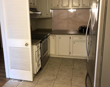 4100 Five Oaks Drive - Photo Thumbnail 10