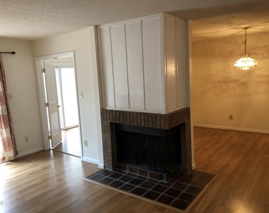 4100 Five Oaks Drive - Photo Thumbnail 5