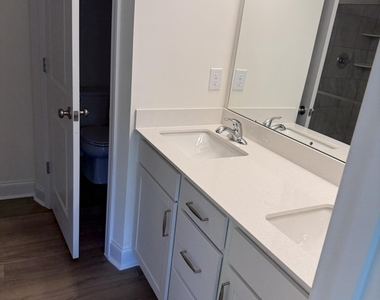825 Kensley Grove Lane - Photo Thumbnail 8