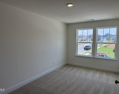 825 Kensley Grove Lane - Photo Thumbnail 14