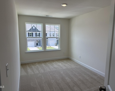 825 Kensley Grove Lane - Photo Thumbnail 15