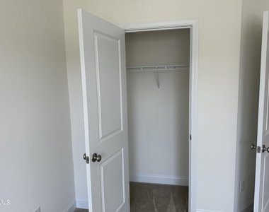 825 Kensley Grove Lane - Photo Thumbnail 16