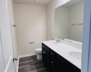 851 Mckenzie Park Terrace - Photo Thumbnail 12