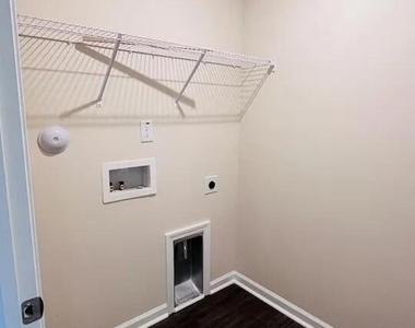 851 Mckenzie Park Terrace - Photo Thumbnail 15