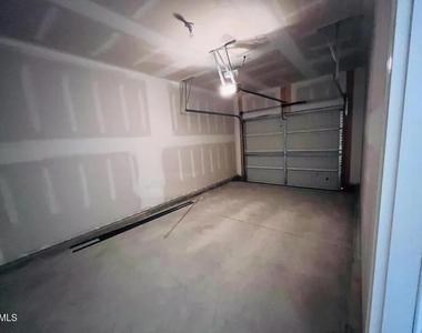 851 Mckenzie Park Terrace - Photo Thumbnail 17