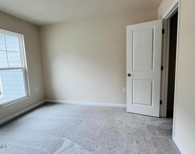 851 Mckenzie Park Terrace - Photo Thumbnail 9