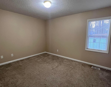 212 Walnut Creek Drive - Photo Thumbnail 11