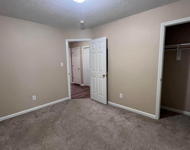 212 Walnut Creek Drive - Photo Thumbnail 15