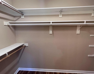 212 Walnut Creek Drive - Photo Thumbnail 19