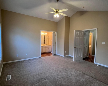 212 Walnut Creek Drive - Photo Thumbnail 17