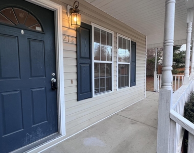 212 Walnut Creek Drive - Photo Thumbnail 2
