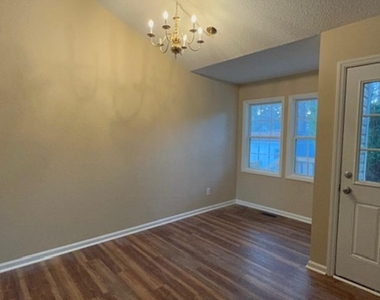 212 Walnut Creek Drive - Photo Thumbnail 6