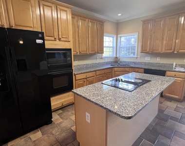 201 Tecumseh Court - Photo Thumbnail 8