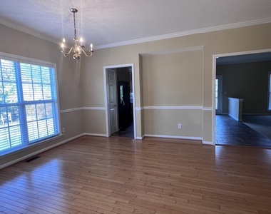 201 Tecumseh Court - Photo Thumbnail 5