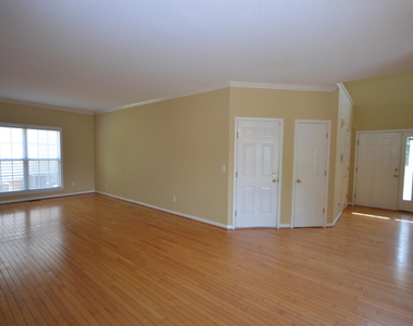 201 Tecumseh Court - Photo Thumbnail 7