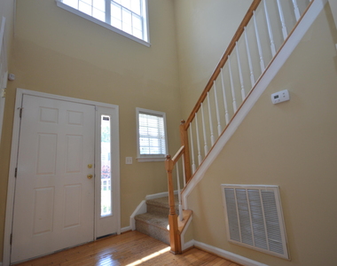 201 Tecumseh Court - Photo Thumbnail 4