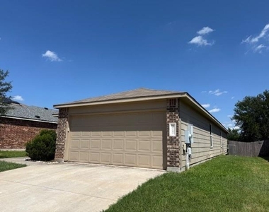 5717 Levenwood Ln - Photo Thumbnail 9