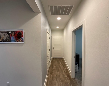 624 Golden Glory Rd - Photo Thumbnail 23