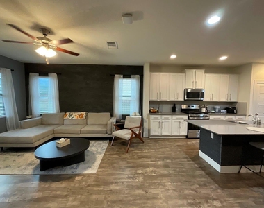 624 Golden Glory Rd - Photo Thumbnail 16