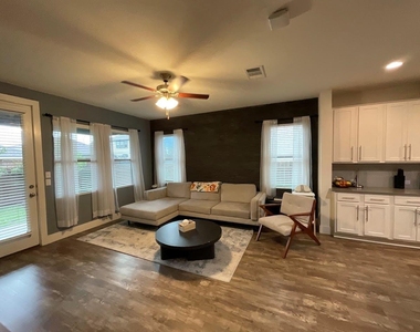 624 Golden Glory Rd - Photo Thumbnail 15
