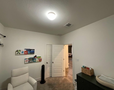 624 Golden Glory Rd - Photo Thumbnail 24
