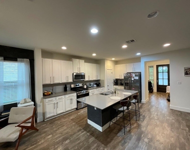 624 Golden Glory Rd - Photo Thumbnail 17