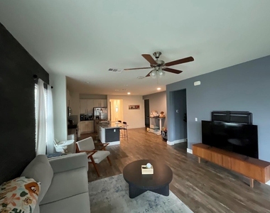 624 Golden Glory Rd - Photo Thumbnail 30