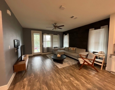 624 Golden Glory Rd - Photo Thumbnail 9