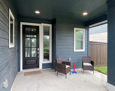 624 Golden Glory Rd - Photo Thumbnail 2
