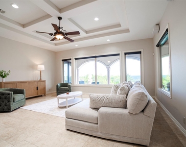 12529 Verandah Ct - Photo Thumbnail 11