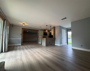 3520 Roanoke Dr - Photo Thumbnail 23