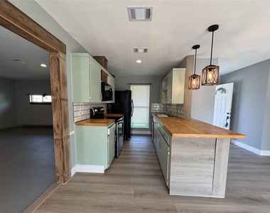 3520 Roanoke Dr - Photo Thumbnail 26
