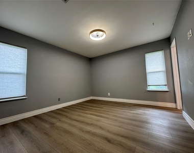 3520 Roanoke Dr - Photo Thumbnail 14