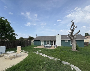 3520 Roanoke Dr - Photo Thumbnail 21
