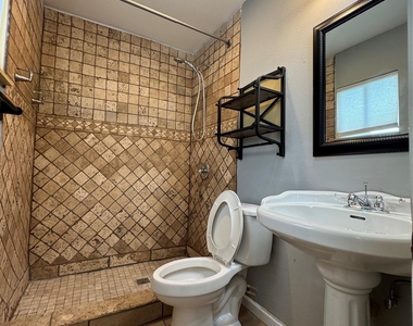 3520 Roanoke Dr - Photo Thumbnail 15