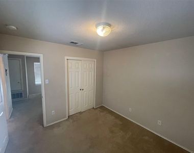 1211 Peyton Pl - Photo Thumbnail 20