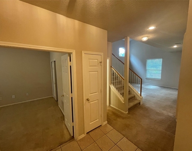 1211 Peyton Pl - Photo Thumbnail 1