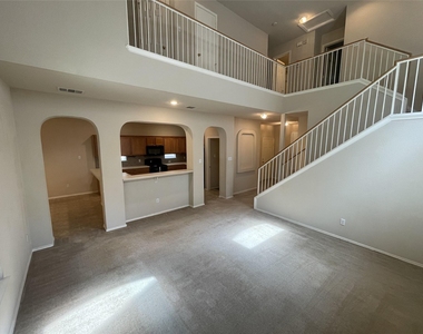 1211 Peyton Pl - Photo Thumbnail 4
