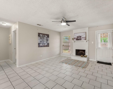2311 Burleson Rd - Photo Thumbnail 6