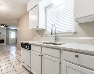 2311 Burleson Rd - Photo Thumbnail 11