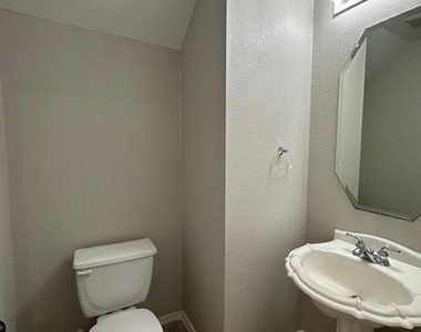 5157 Hartson - Photo Thumbnail 12