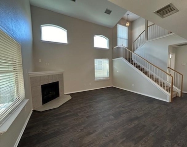 5157 Hartson - Photo Thumbnail 9