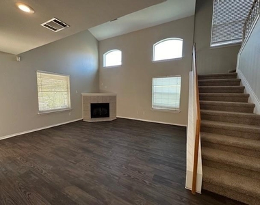 5157 Hartson - Photo Thumbnail 15