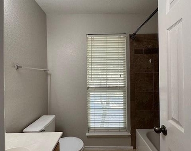5157 Hartson - Photo Thumbnail 21