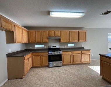 5157 Hartson - Photo Thumbnail 5