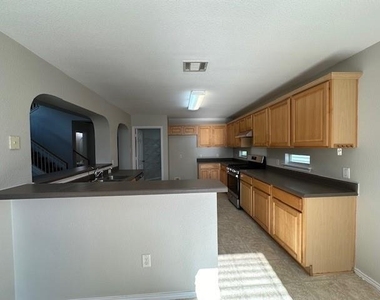 5157 Hartson - Photo Thumbnail 3