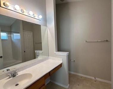 5157 Hartson - Photo Thumbnail 27